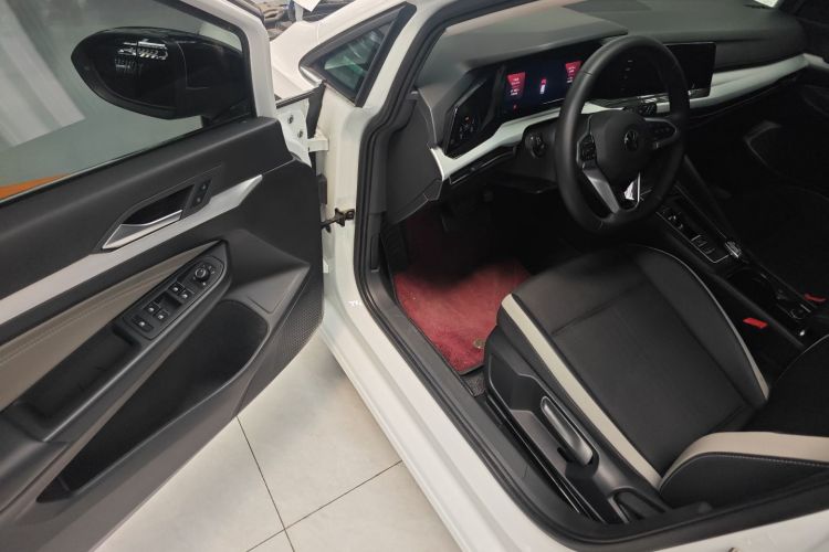 Volkswagen Golf 2024 صورة سيارة #12