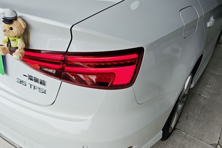 Audi A3 2018 car image #8