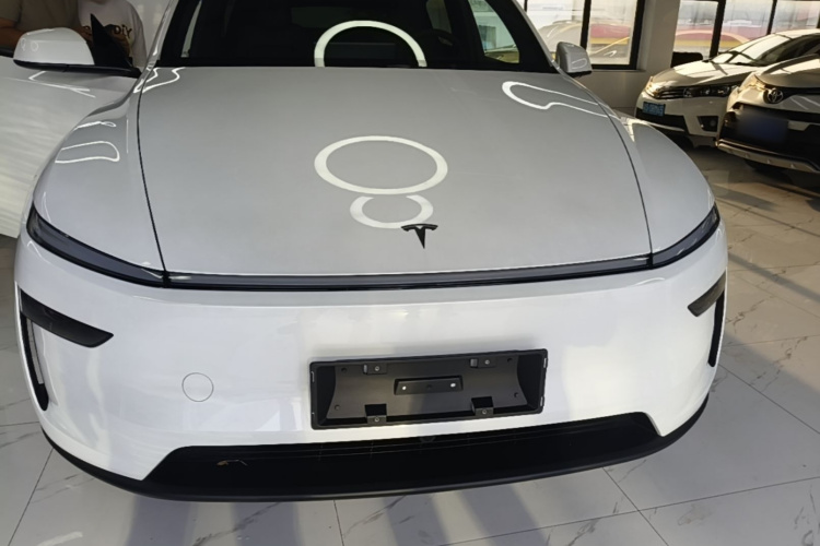 Tesla Model Y 2026 #3 Tesla Model Y 2026 car image #3
