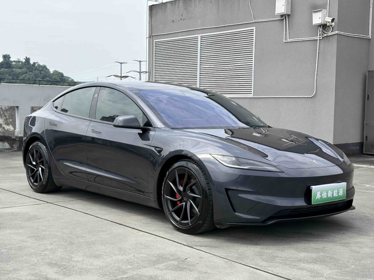 Tesla Model 3 2025 car image #2