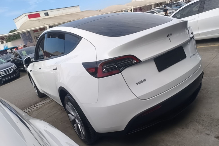 Tesla Model Y 2022 #7 Tesla Model Y 2022 car image #7