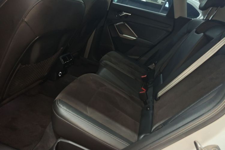 Audi Q3 2022 car image #17