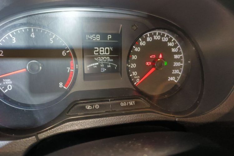 Volkswagen Polo 2019 car image #8