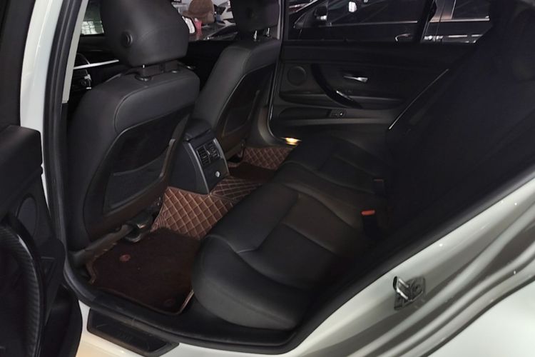 BMW 3 Series 2017 #17 BMW 3 Series 2017 car image #17