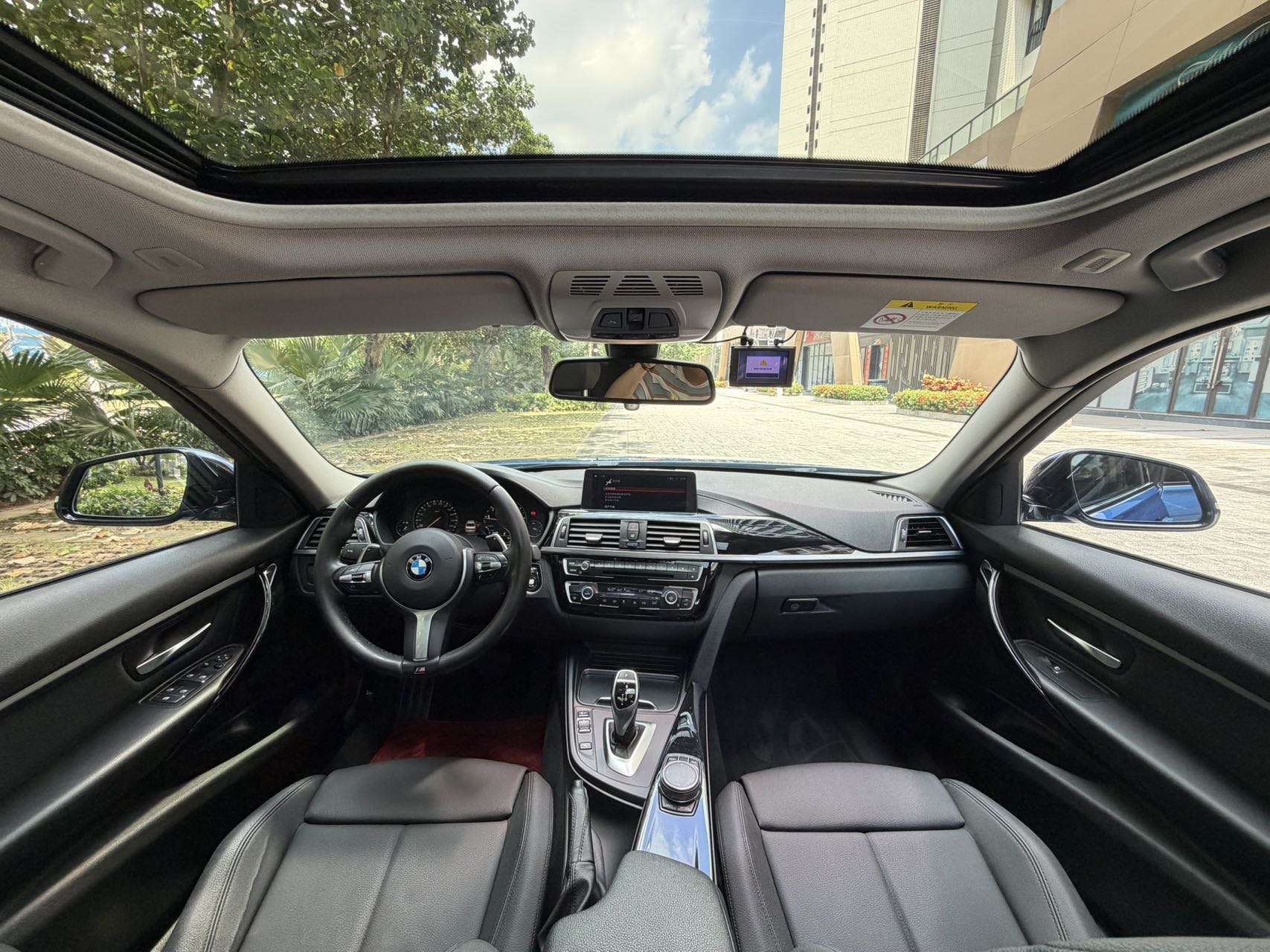 BMW 3 Series 2018 #5 BMW 3 Series 2018 car image #5