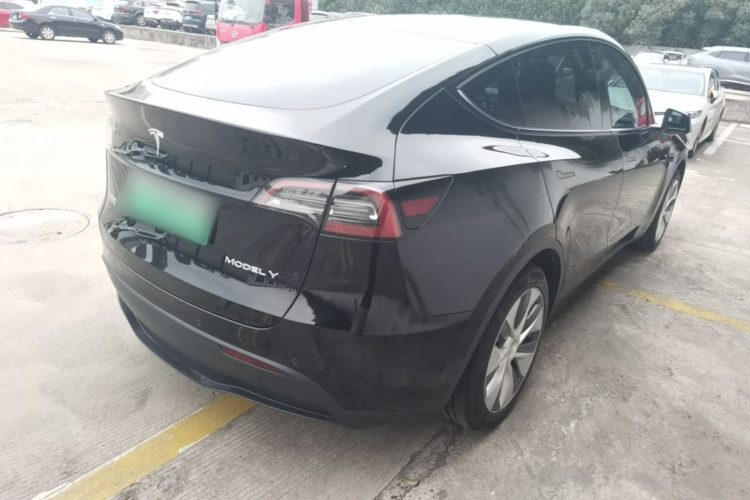 Tesla Model Y 2023 #7 Tesla Model Y 2023 car image #7
