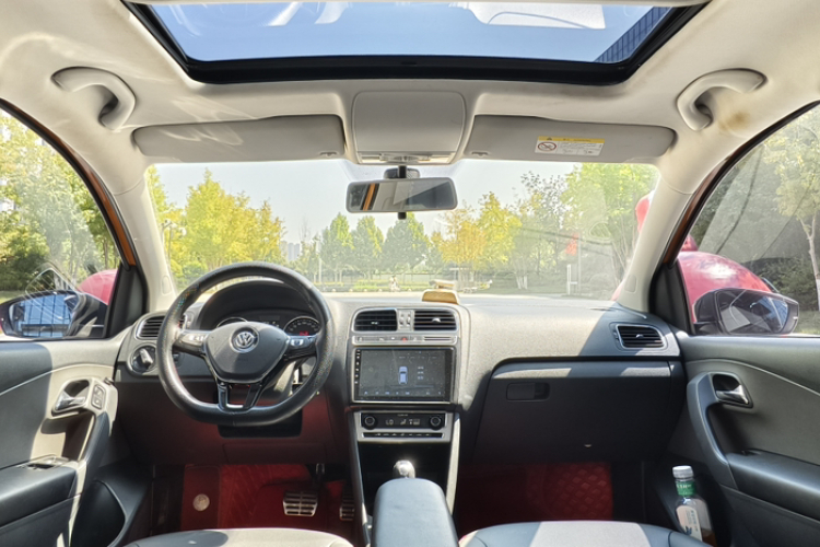 Volkswagen Polo 2019 car image #11