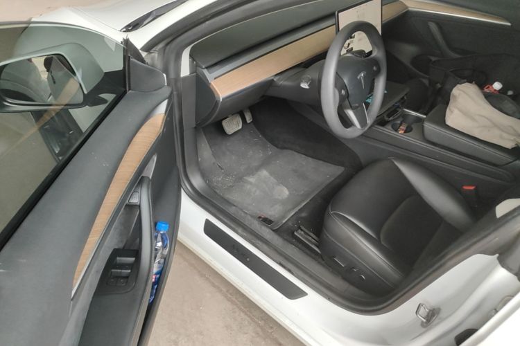 Tesla Model 3 2021 صورة سيارة #16
