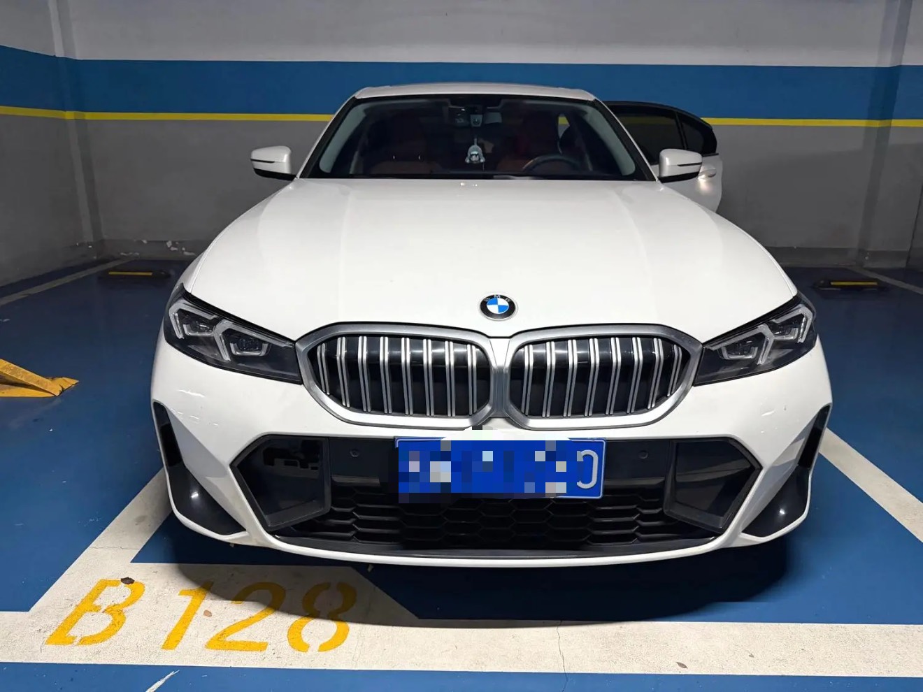 BMW 3 Series 2023 #7 BMW 3 Series 2023 immagine di auto #7