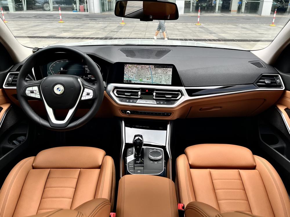 BMW 3 Series 2019 car image #5