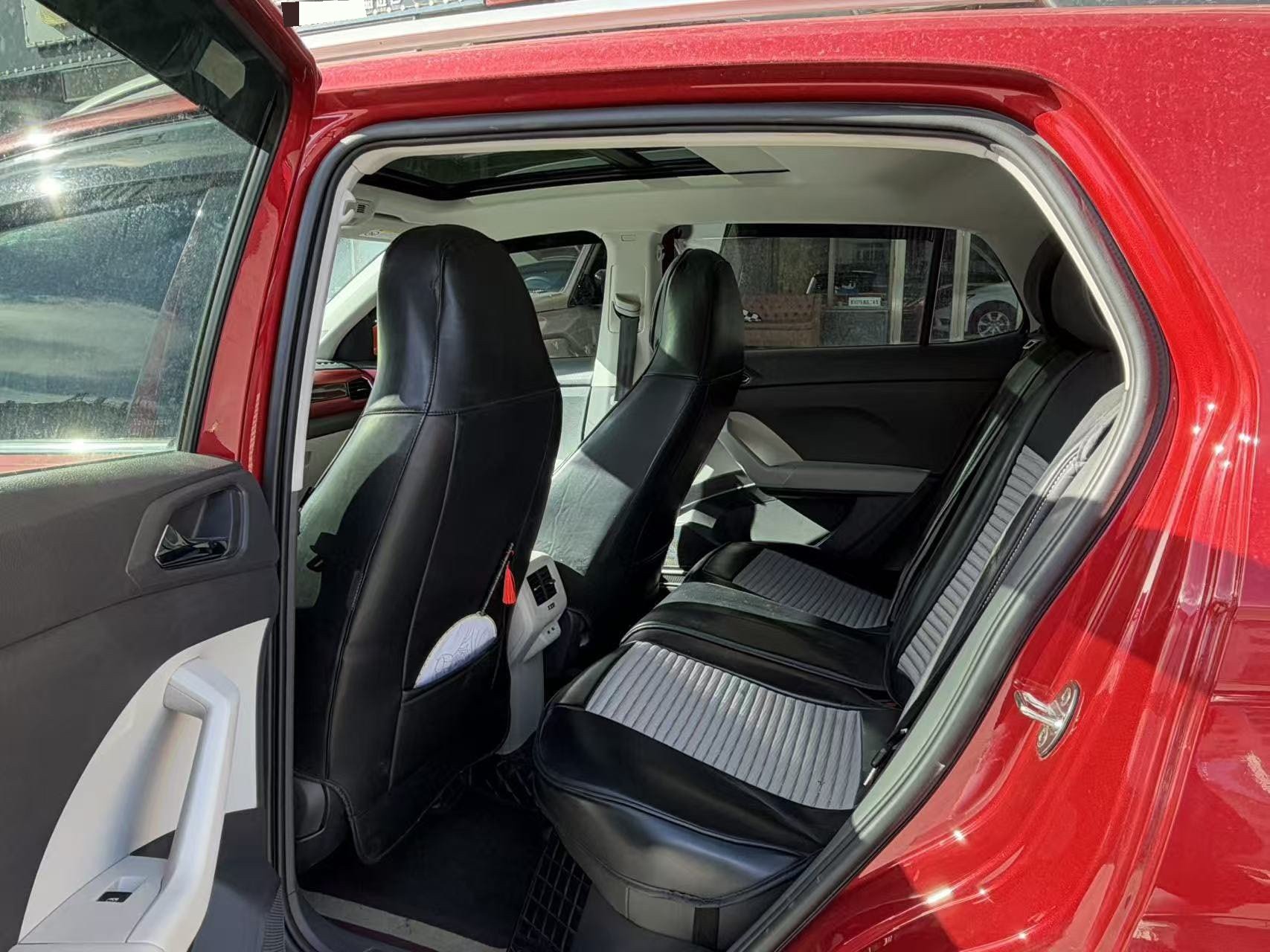 Volkswagen T-Cross 2022 car image #9