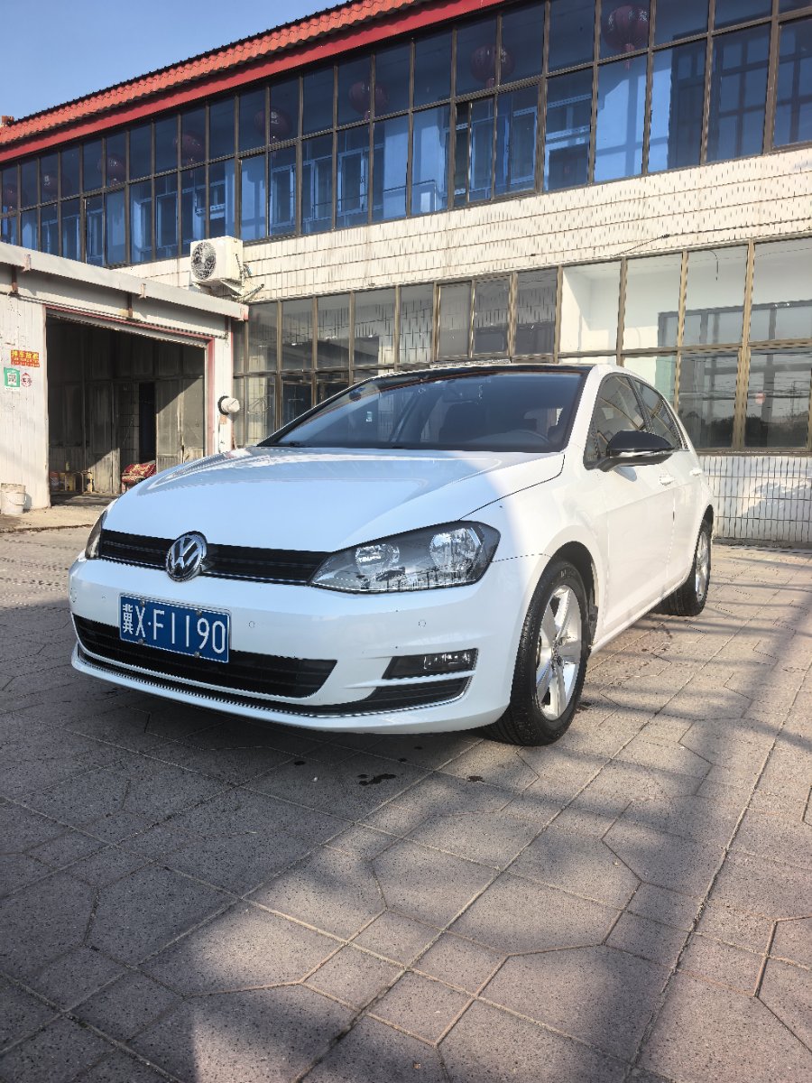 Volkswagen Golf 2017 car image 