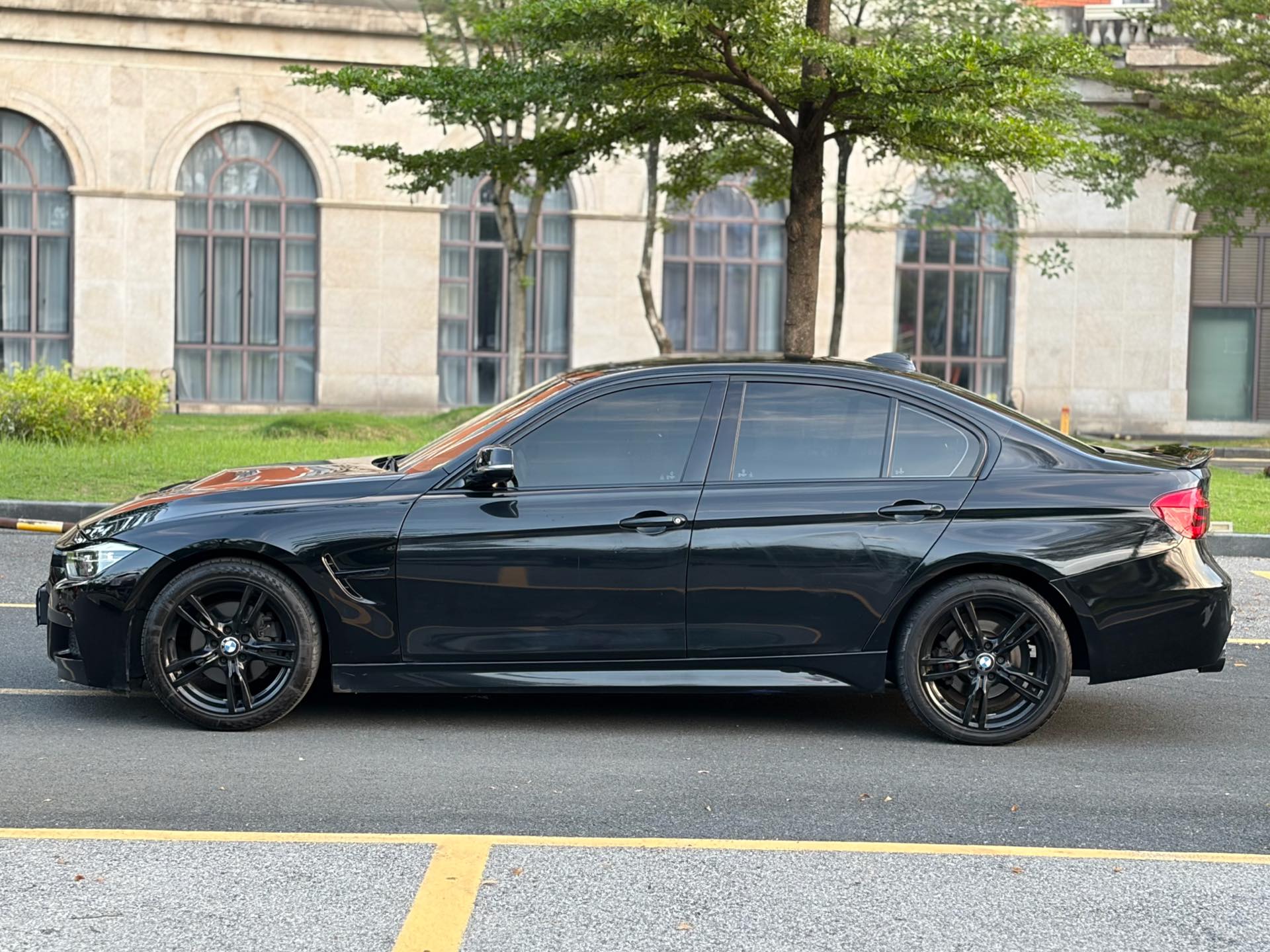 BMW 3 Series 2017 #3 BMW 3 Series 2017 car image #3
