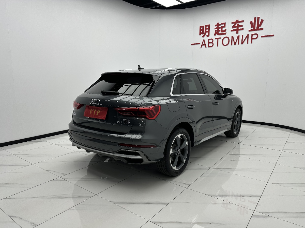 Audi Q3 2022 car image #9
