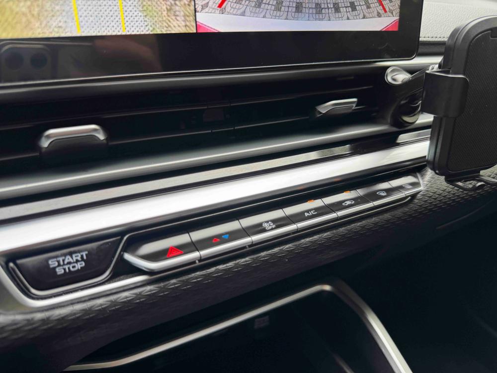 GEELY Emgrand 2022 #22 GEELY Emgrand 2022 car image #22