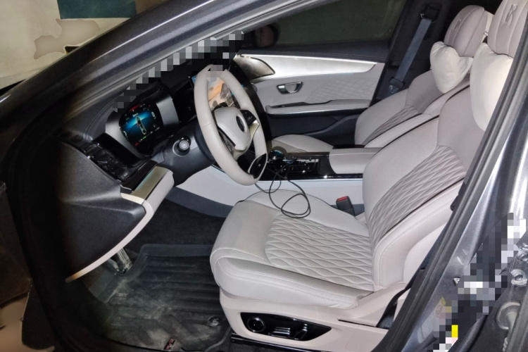 BYD Han 2024 car image #19