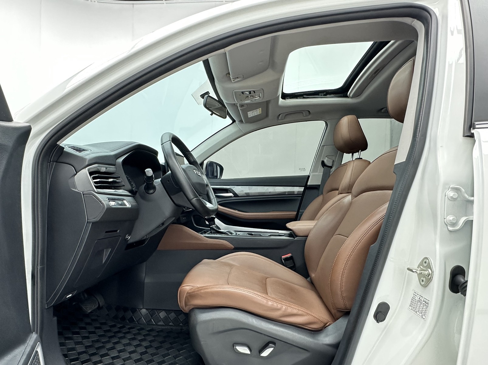GEELY Vision X6 2024 изображение автомобиля #4