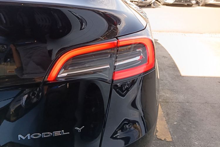 Tesla Model Y 2022 #8 Tesla Model Y 2022 immagine di auto #8