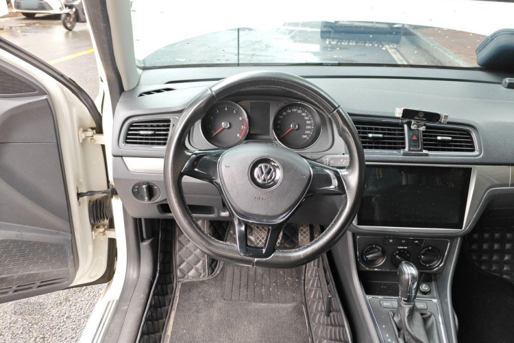 Volkswagen Lavida 2016 car image #12