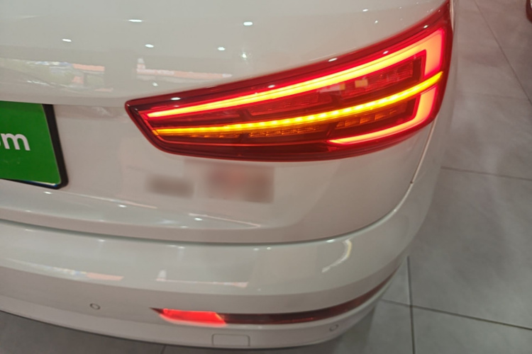 Audi Q3 2018 #8 Audi Q3 2018 car image #8