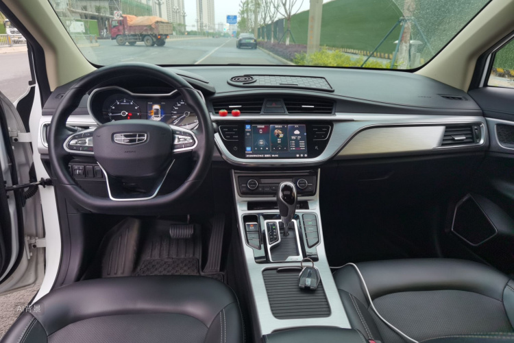 GEELY Emgrand GS 2019 car image #11