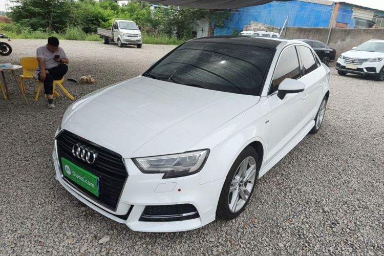 Audi A3 2019 immagine di auto #2
