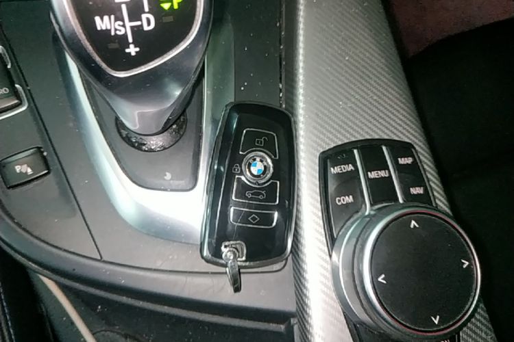 BMW 3 Series 2019 #9 BMW 3 Series 2019 car image #9