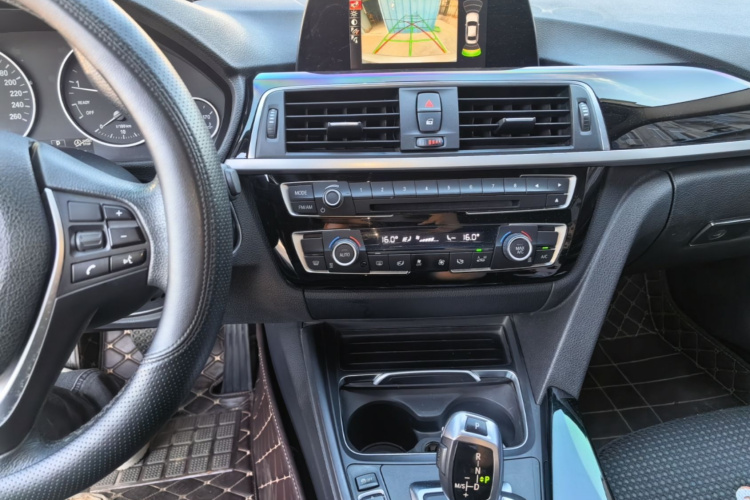 BMW 3 Series 2016 #10 BMW 3 Series 2016 car image #10