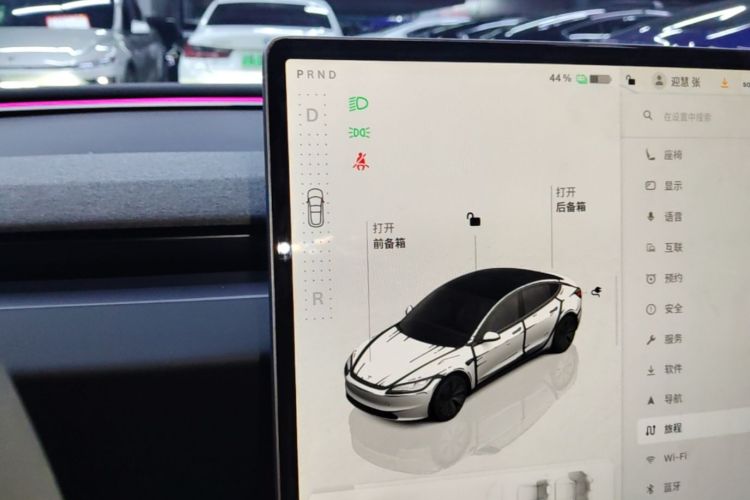 Tesla Model 3 2024 car image #14