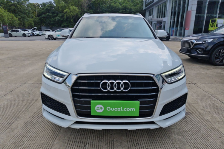 Audi Q3 2019 car image #3