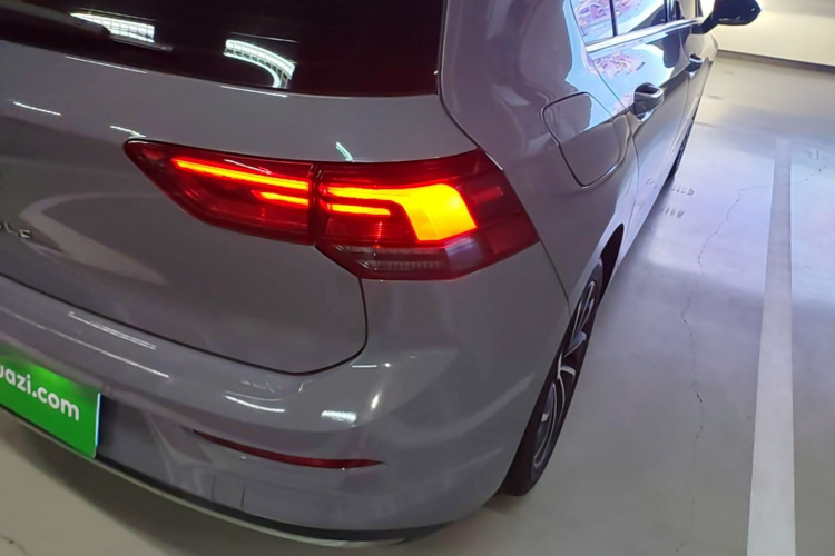Volkswagen Golf 2022 car image #8