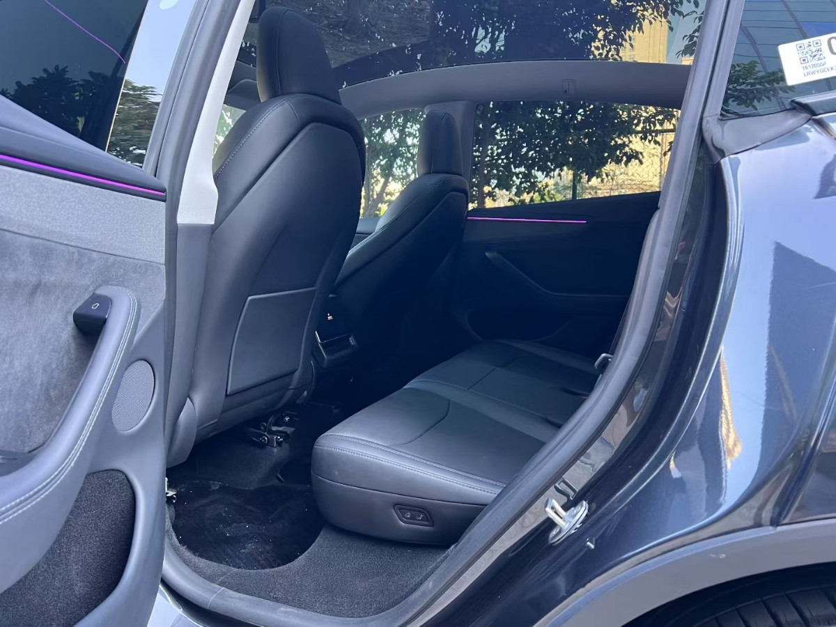 Tesla Model Y 2025 #7 Tesla Model Y 2025 car image #7