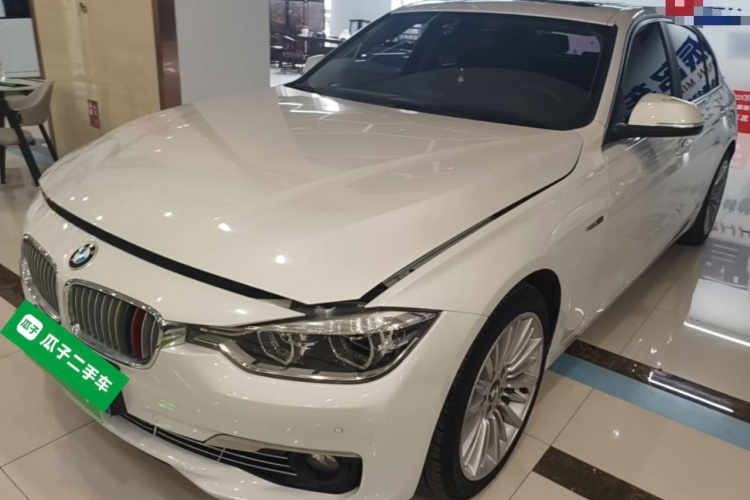 BMW 3 Series 2018 صورة سيارة #2