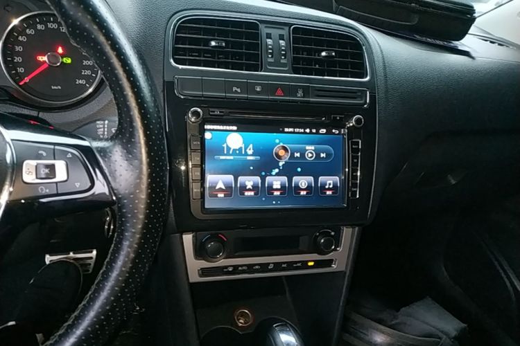 Volkswagen Polo 2016 #13 Volkswagen Polo 2016 car image #13