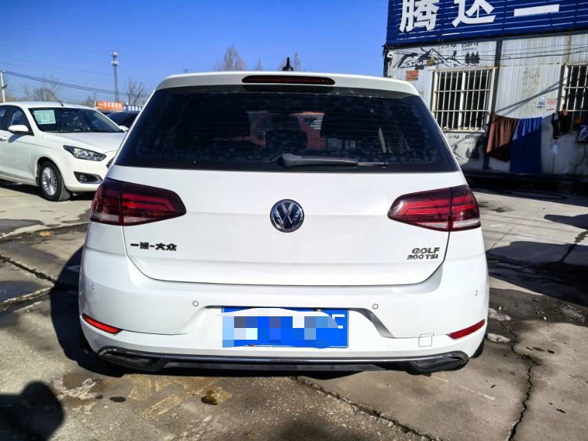Volkswagen Golf 2020 car image #5