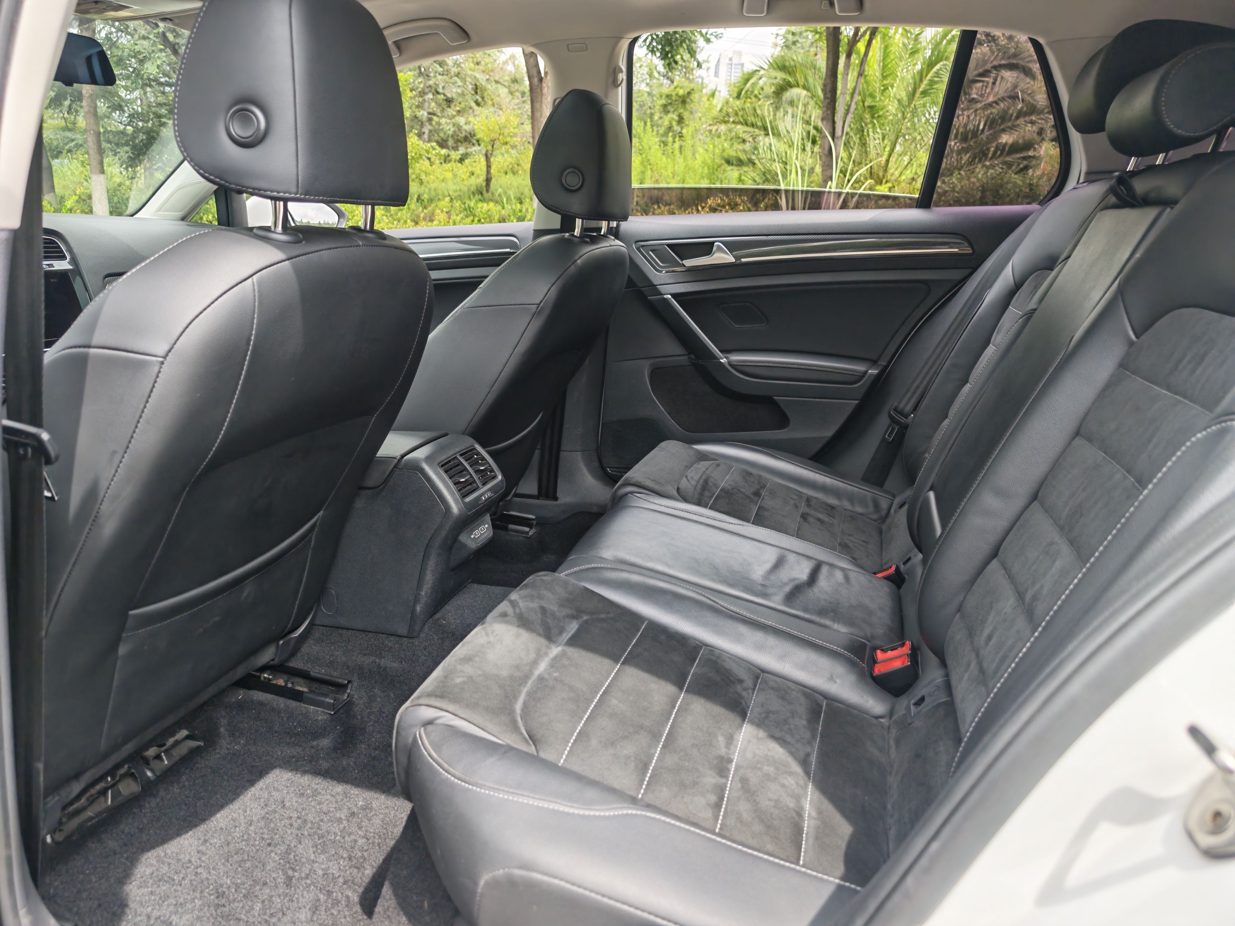 Volkswagen Golf 2020 car image #5
