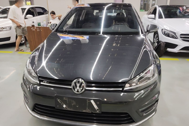 Volkswagen Golf 2017 car image #3
