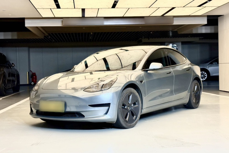 Tesla Model 3 2022 car image #2