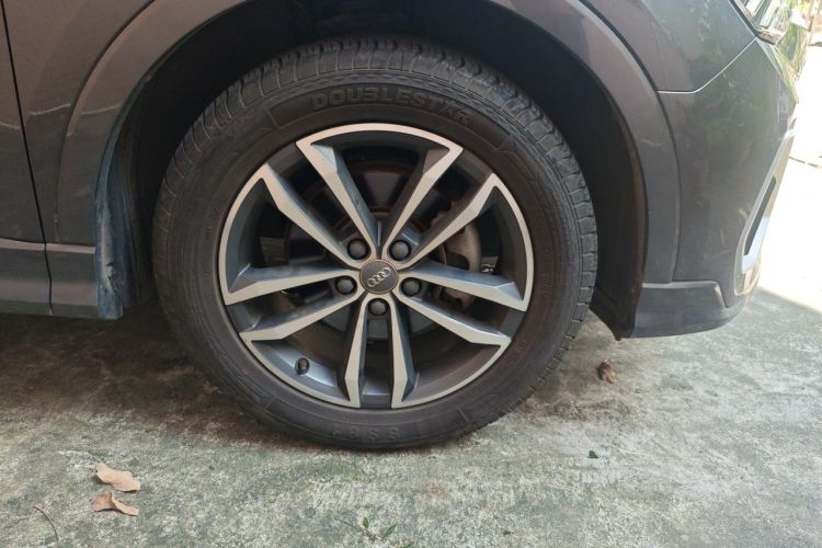 Audi Q3 2020 car image #6