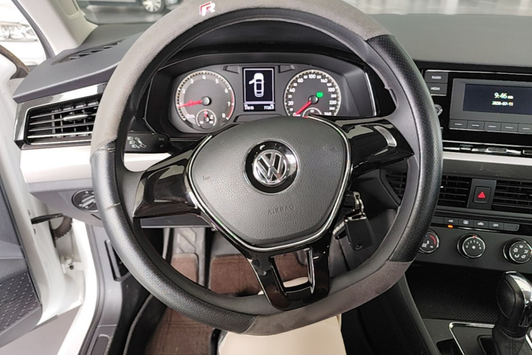 Volkswagen Bora 2020 car image #11