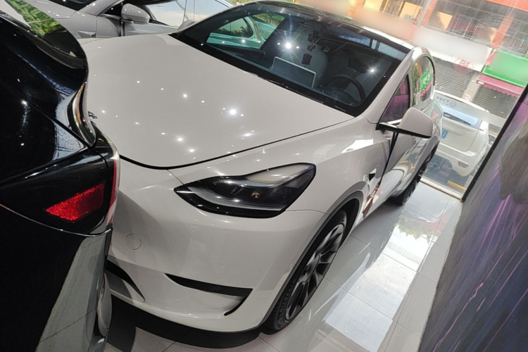 Tesla Model Y 2022 #2 Tesla Model Y 2022 car image #2