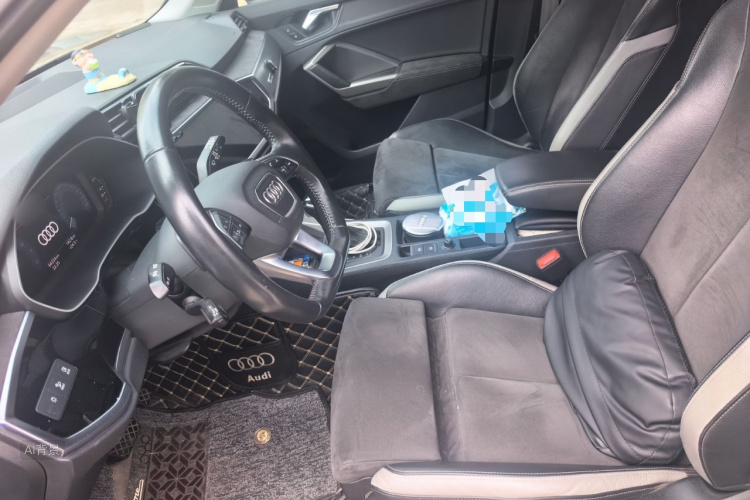 Audi Q3 2021 car image #17
