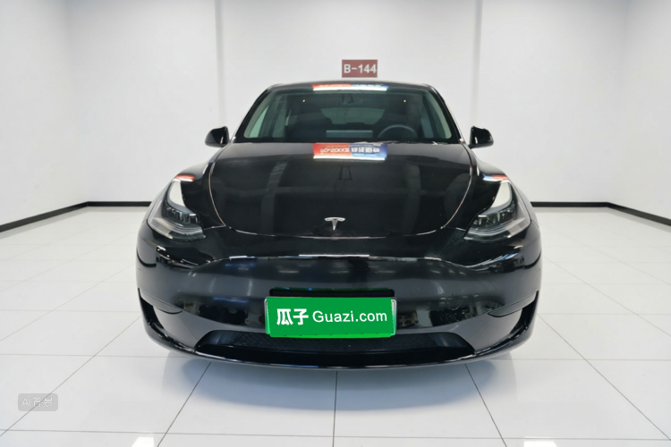 Tesla Model Y 2022 car image #3