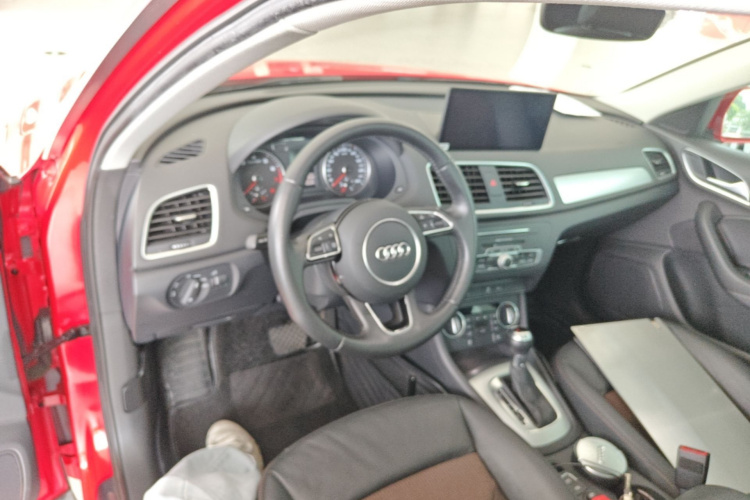 Audi Q3 2017 #11 Audi Q3 2017 car image #11