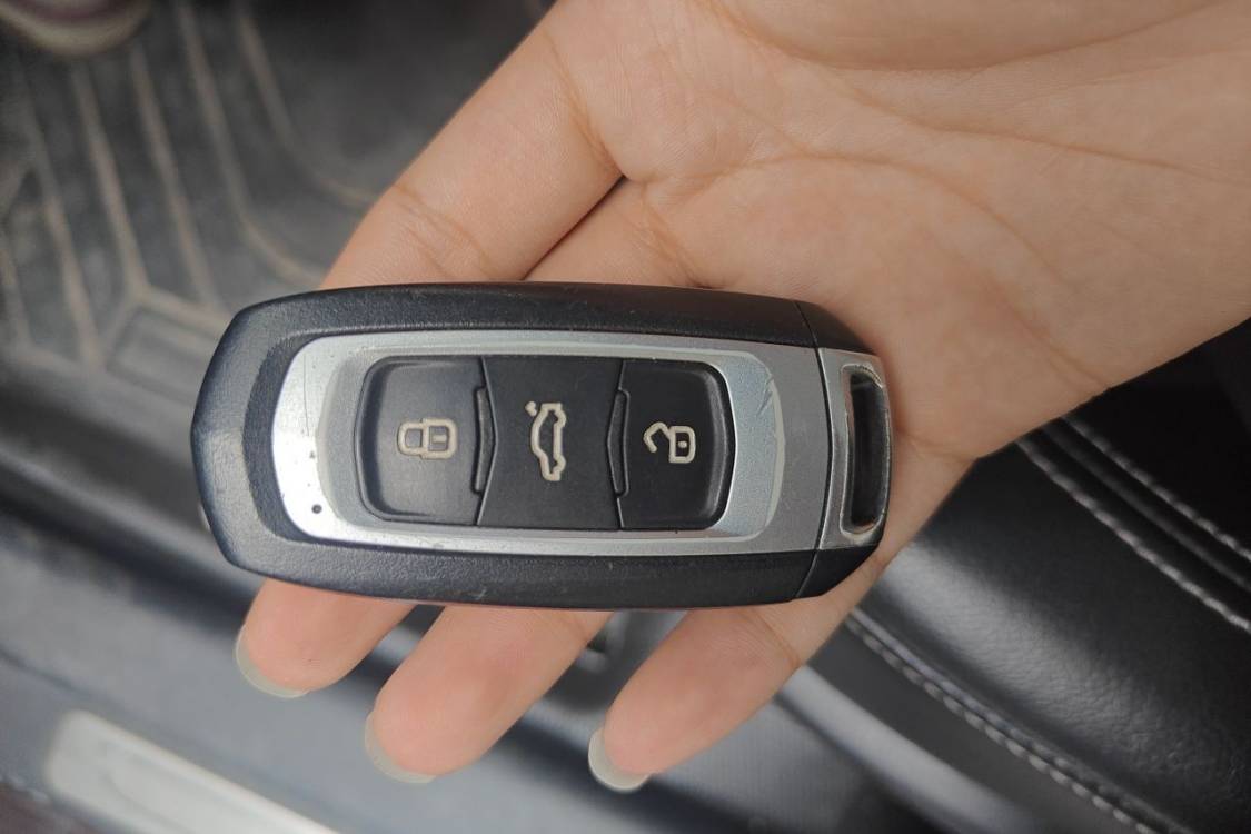 GEELY Emgrand 2016 #30 GEELY Emgrand 2016 car image #30