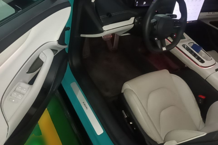 MI SU7 2024 car image #12