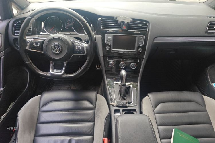 Volkswagen Golf 2017 car image #11