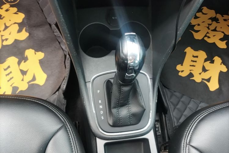Volkswagen Polo 2018 car image #18