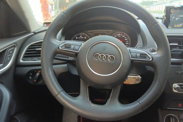 Audi Q3 2017 #11 Audi Q3 2017 car image #11