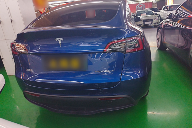 Tesla Model Y 2021 #8 Tesla Model Y 2021 car image #8